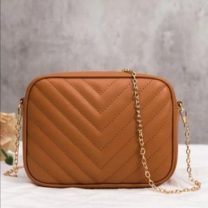 Chevron chain crossbody bag